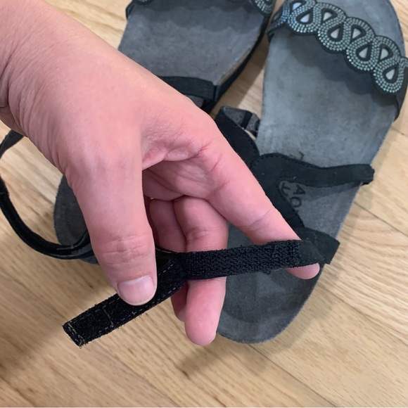 NAOT Women’s Addie Leather Sandal Wedge Strappy Made in Israel Size 38 or 7.5 - Picture 6 of 9